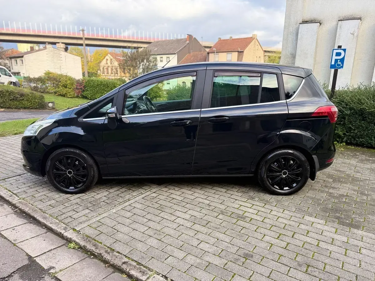 Occasion Ford B-MAX Titanium 125 ch (91 kW) 2017 Noir Monospace