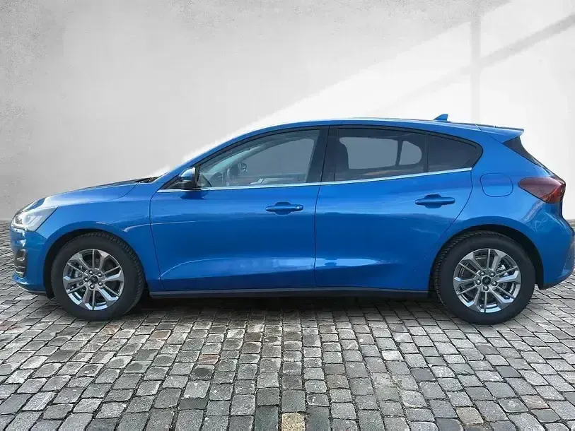 Gebraucht Ford Focus Titanium 125 PS (91 kW) 2024 Desert island blue metallic Limousine