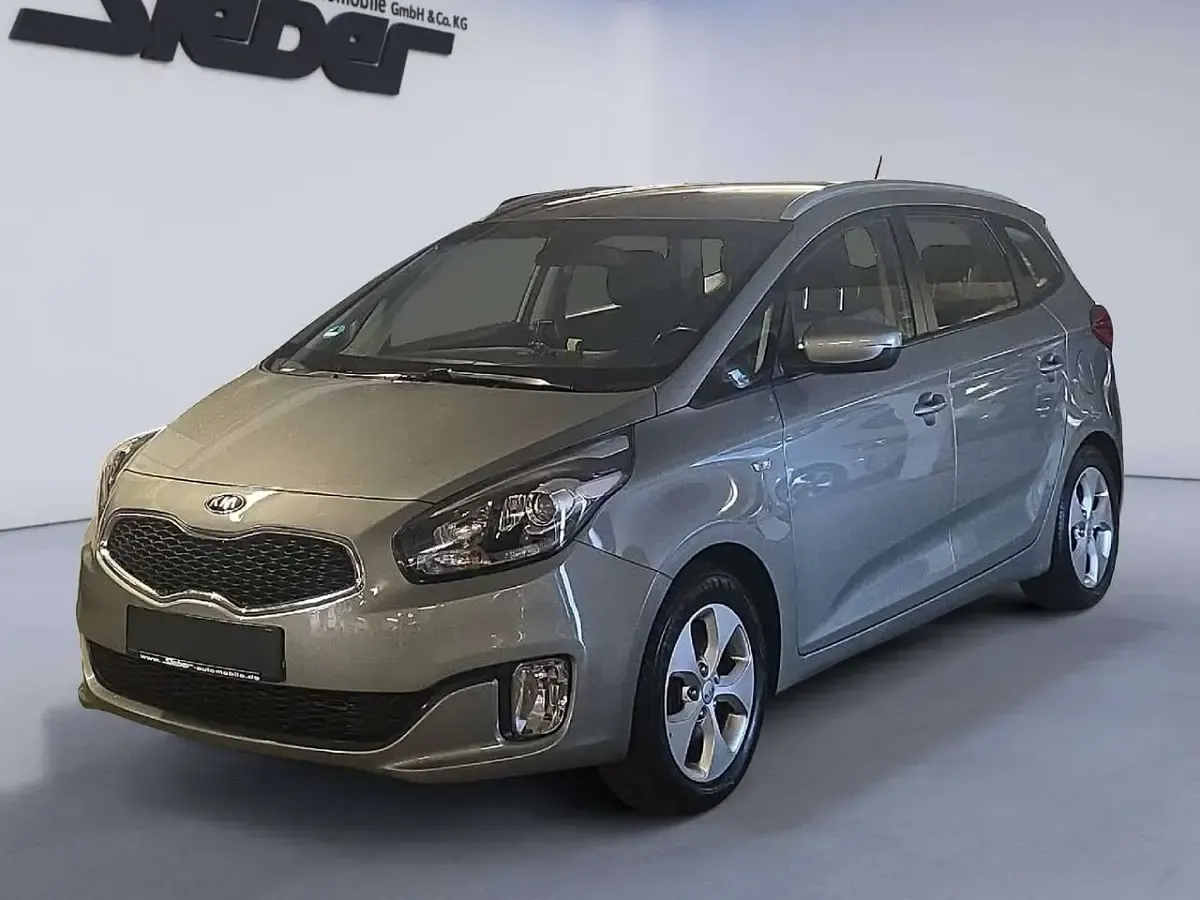 Gebraucht Kia Carens 135 PS (99 kW) 2015 Silber Van / Kleinbus