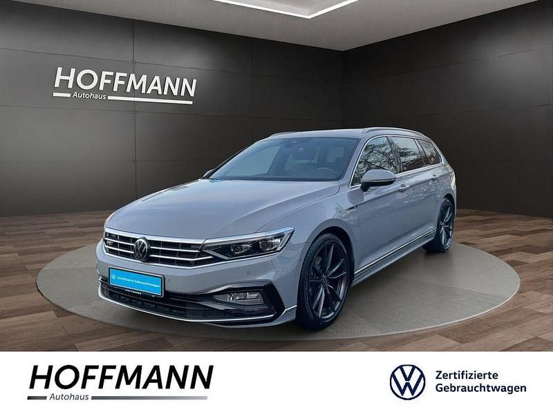 Grau Gebraucht 2022 VW Passat Elegance Kombi | 32.990 € (Teuer) - Bild 1/3