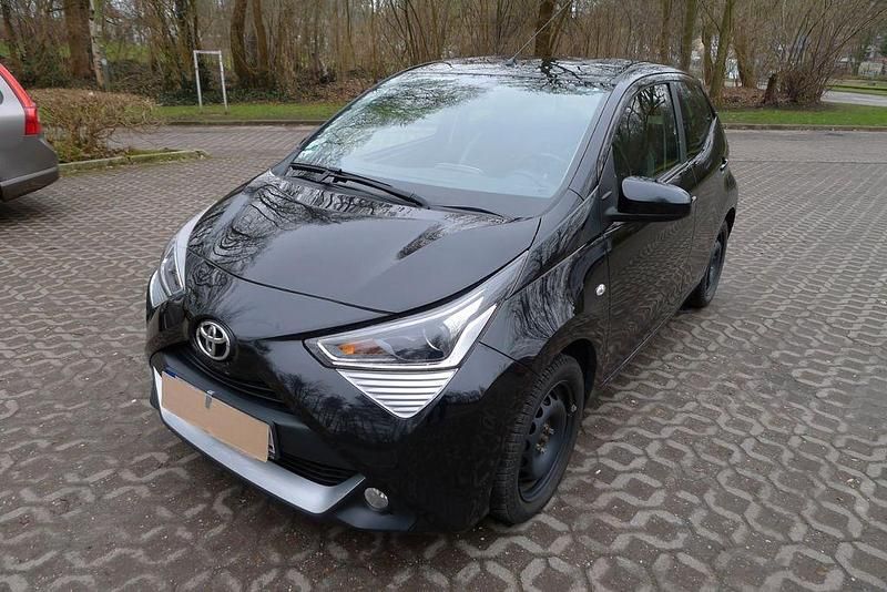 Gebraucht Toyota Aygo X-play 72 PS (52 kW) 2019 Schwarz Kleinwagen