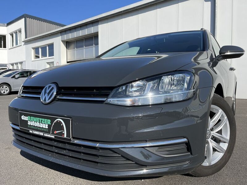 Grau Gebraucht 2020 VW Golf VII Comfortline Kombi | 19.860 € (Guter Preis) - Bild 1/4