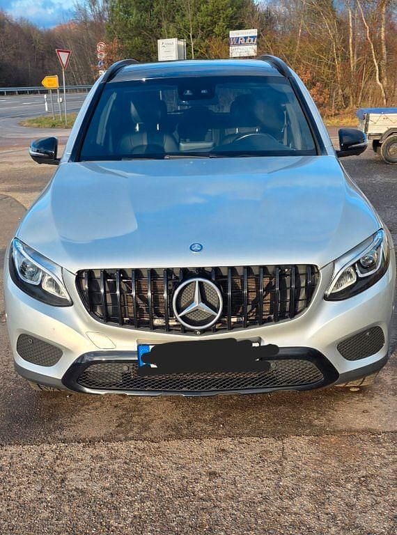 Silber Gebraucht 2016 Mercedes GLC250 Exclusive SUV | 22.500 € (Guter Preis) - Bild 1/4