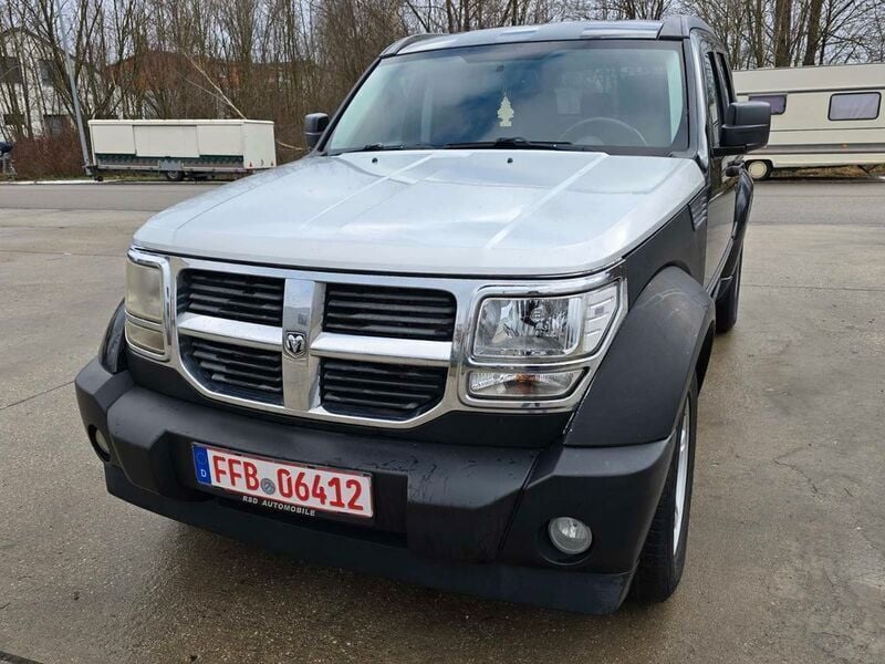 Schwarz Gebraucht 2010 Dodge Nitro SUV | 4.800 € (Superpreis) - Bild 1/4