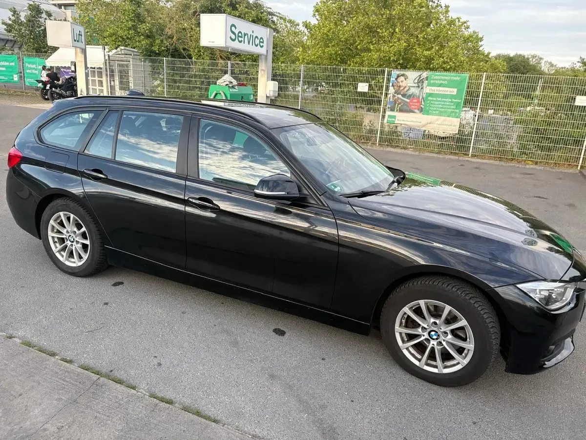 Gebraucht BMW 320 190 PS (139 kW) 2017 Schwarz Limousine