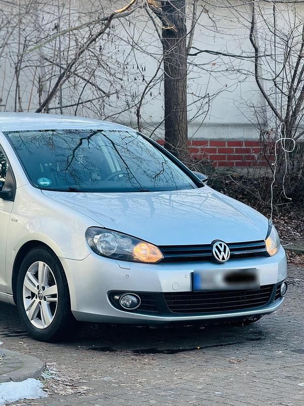 Gebraucht VW Golf VI 105 PS (77 kW) 2012 Grau Kleinwagen