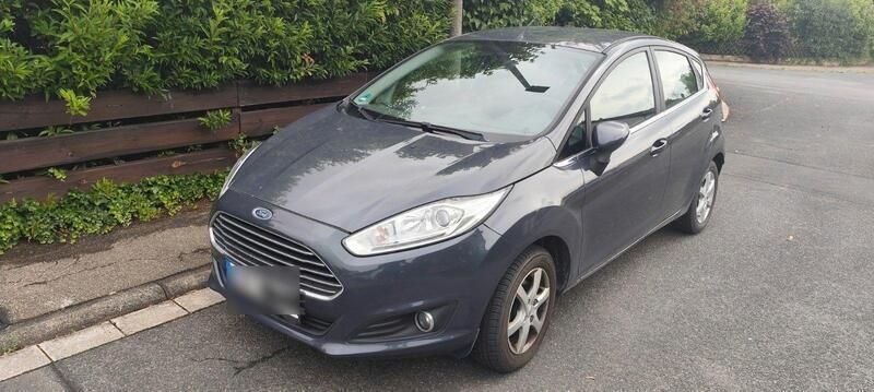 Grau Gebraucht 2014 Ford Fiesta Titanium Kleinwagen | 6.250 € (Guter Preis) - Bild 1/1