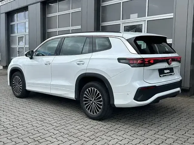 Gebraucht VW Tayron Life 193 PS (141 kW) 2025 Oryxweiß perlmutteffekt SUV