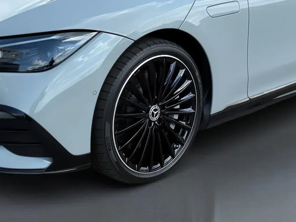 Gebraucht Mercedes EQE300 AMG 180 kW (245 PS) 2025 Grau Limousine