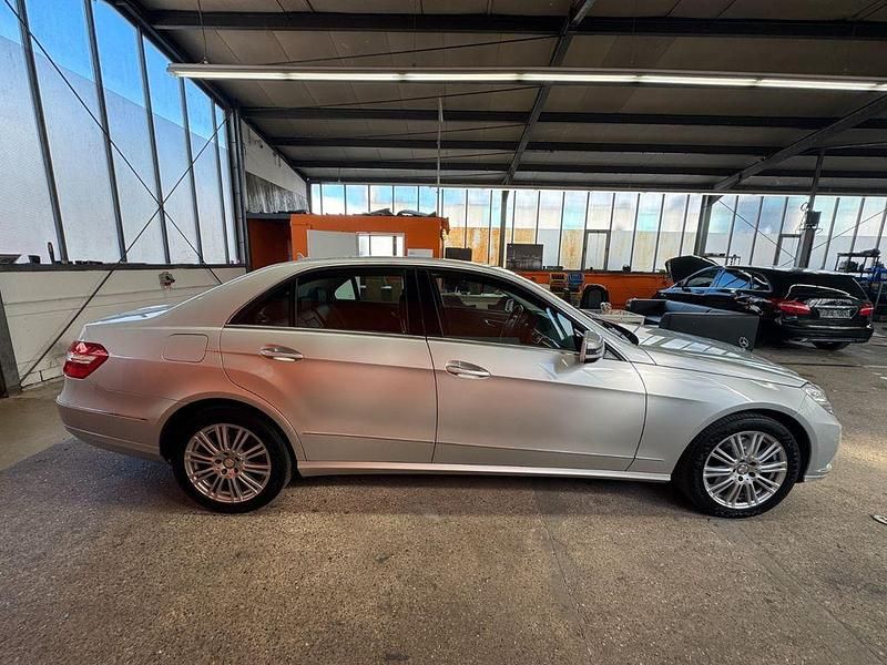 Gebraucht Mercedes E350 306 PS (225 kW) 2012 Silber Limousine
