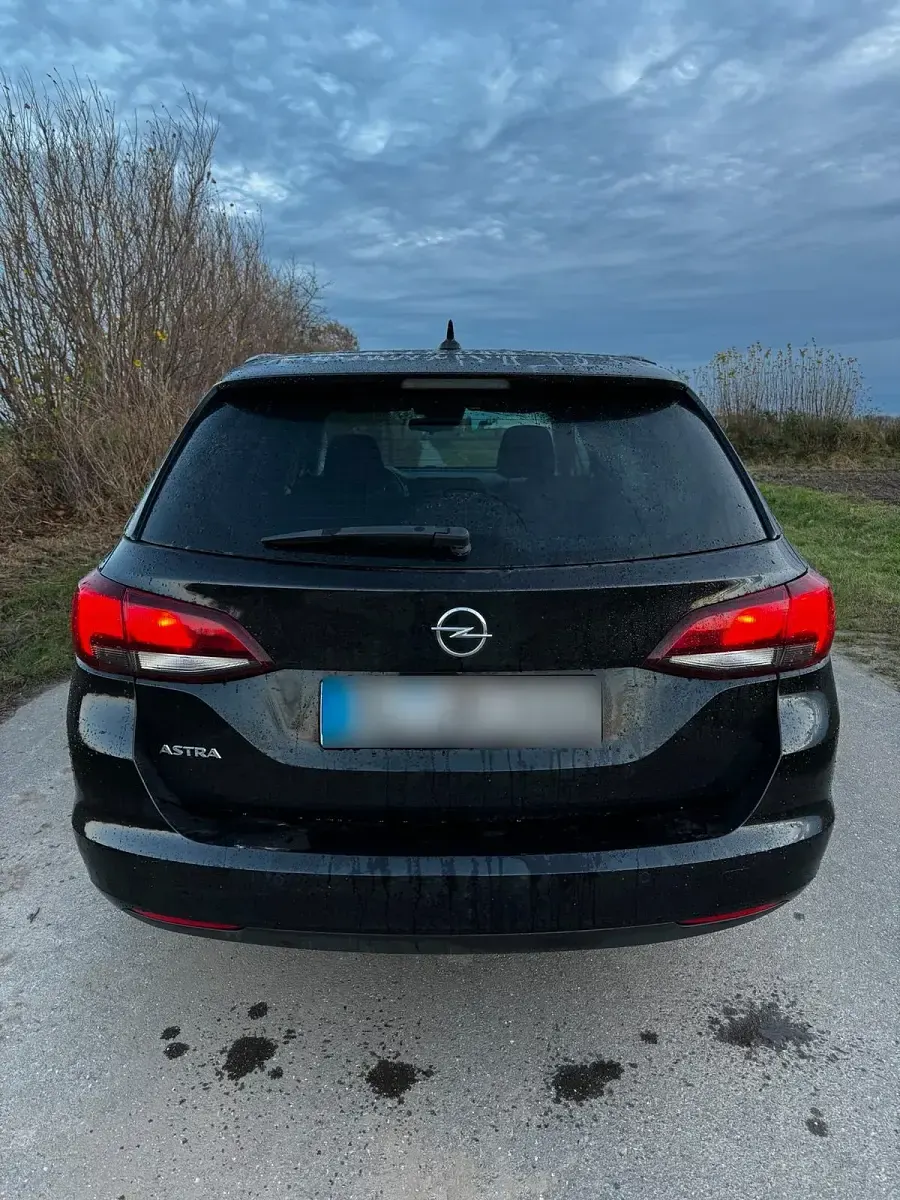 Używany Opel Astra 120 KM (88 kW) 2020 Czarny Kombi
