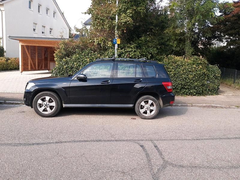 Schwarz Gebraucht 2009 Mercedes GLK220 SUV | 8.900 € (Fairer Preis) - Bild 1/4