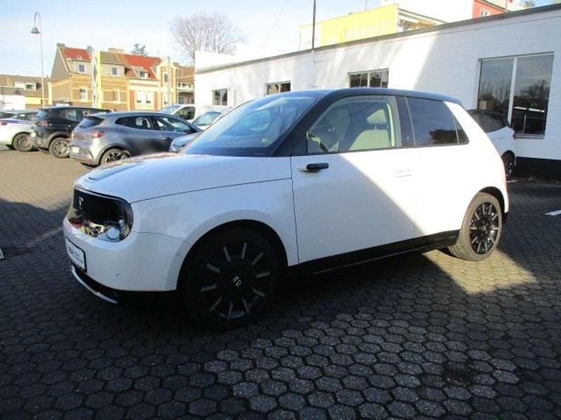 Gebraucht Honda e Advance 113 kW (154 PS) 2023 Platinum white p Kleinwagen