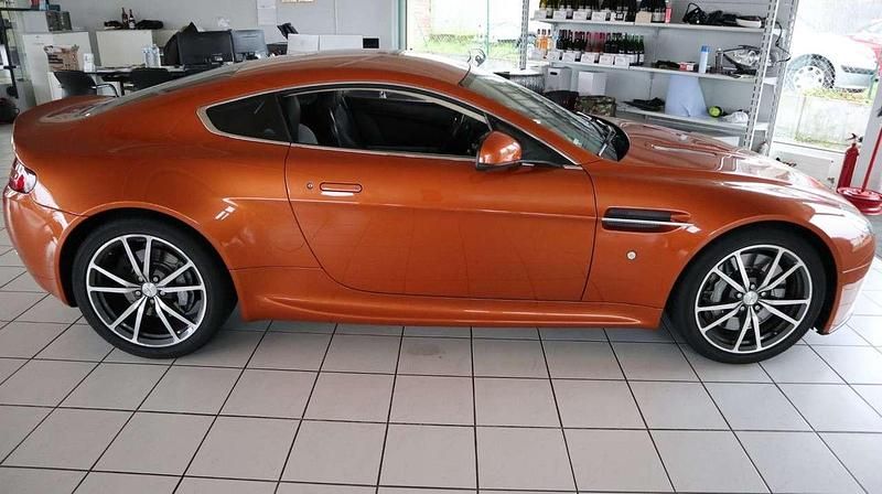 Gebraucht Aston Martin V8 426 PS (313 kW) 2013 Madagascar orange Coupé