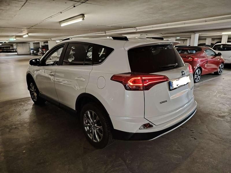 Gebraucht 2016 Toyota RAV4 Edition-S SUV | 18.100 € (Teuer) - Bild 1/4