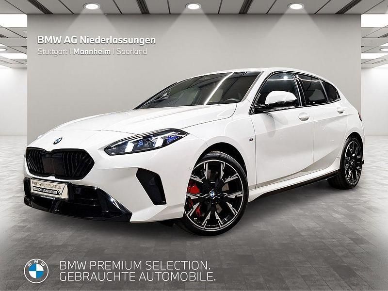 Weiß Gebraucht 2024 BMW 120 Efficient Dynamics Kleinwagen | 36.970 € (Teuer) - Bild 1/4
