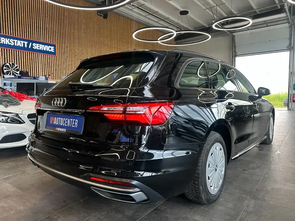 Gebraucht Audi A4 Advanced Plus 136 PS (100 kW) 2021 Schwarz Kombi