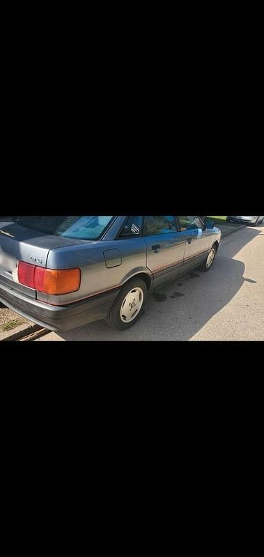 Second-hand Audi 80 90 CP (66 kW) 1990 Argintiu Berlinǎ