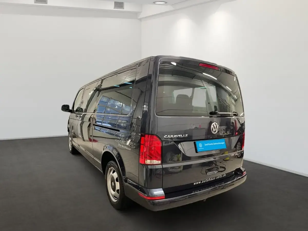 Gebraucht VW Caravelle Comfortline 204 PS (150 kW) 2024 Blau Van