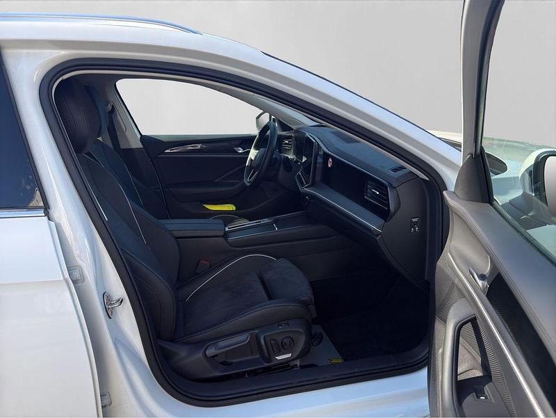 Gebraucht VW Passat Business 204 PS (150 kW) 2025 Weiß Kombi