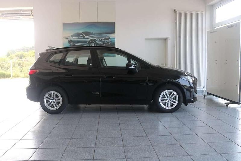 Gebraucht BMW 216 122 PS (89 kW) 2024 Schwarz ii/bonnet fluid black Van / Kleinbus