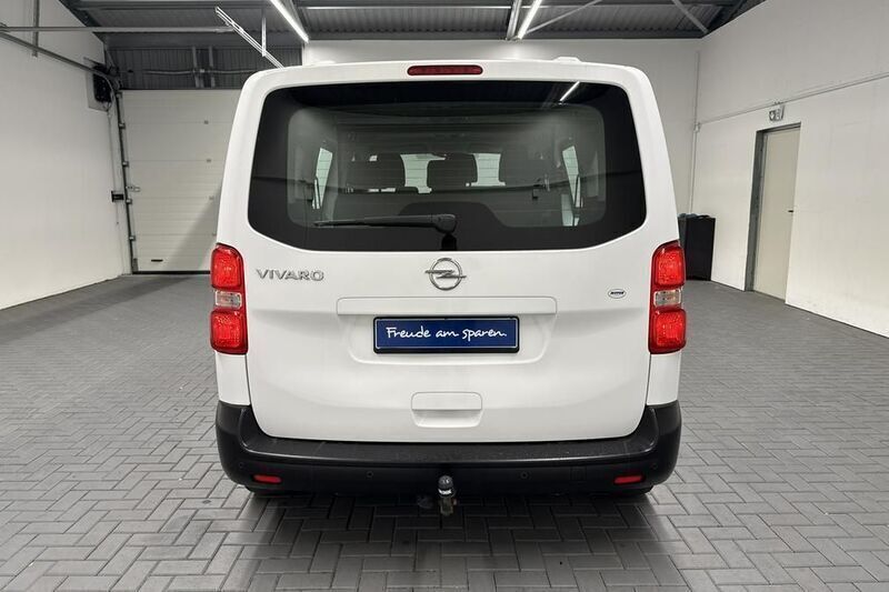 Gebraucht Opel Vivaro 120 PS (88 kW) 2020 Weiß (jade weiss/arktis weiss) Van / Kleinbus
