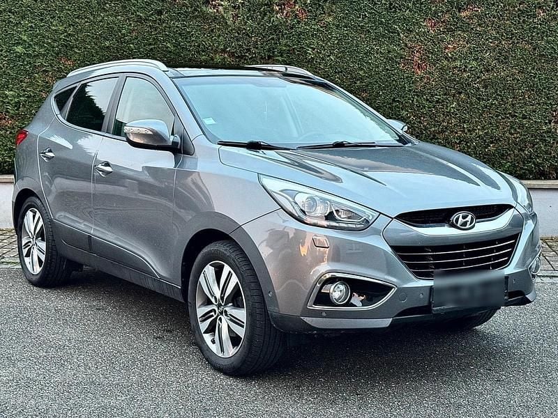 Grau Gebraucht 2014 Hyundai ix35 SUV | 9.900 € (Fairer Preis) - Bild 1/4