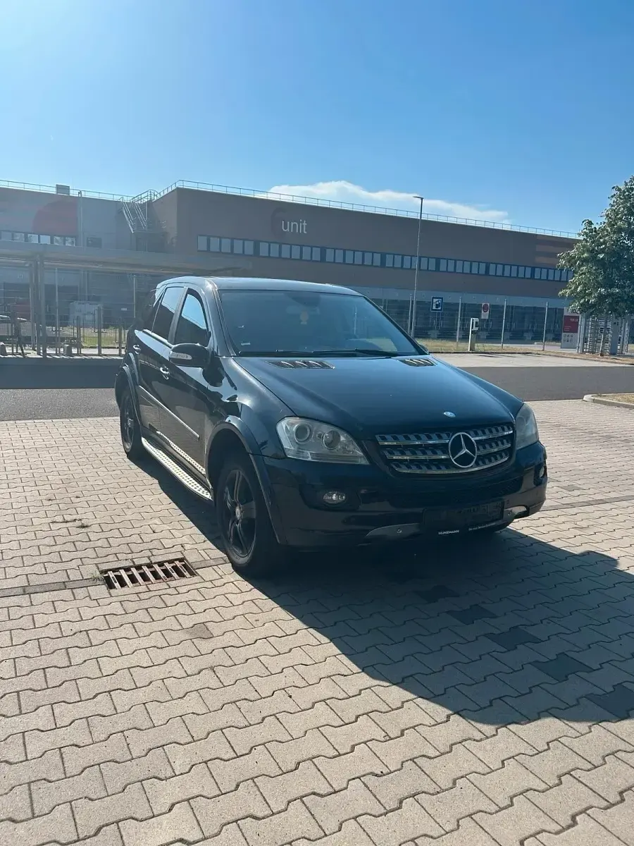 Gebraucht Mercedes ML420 306 PS (225 kW) 2007 Schwarz SUV