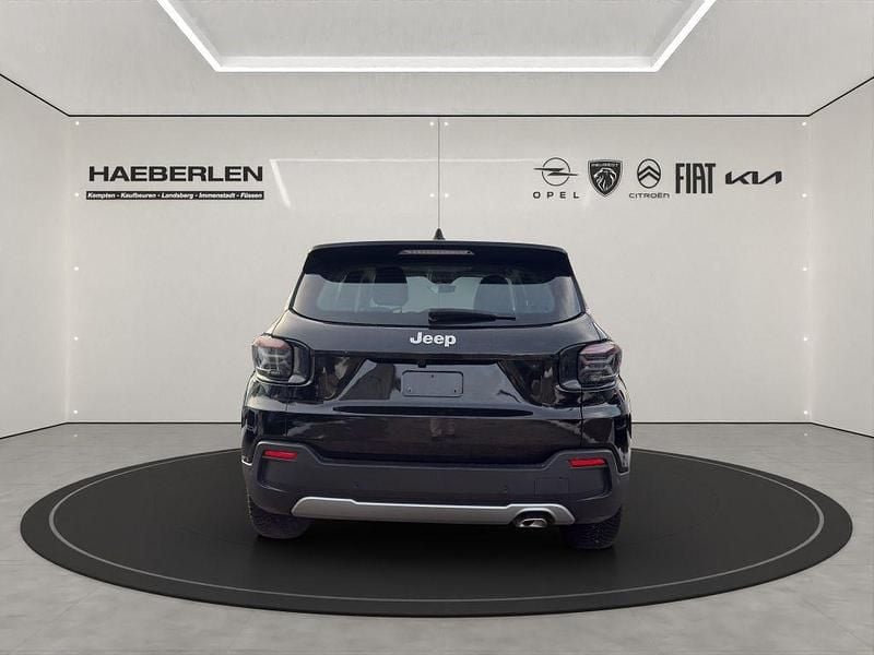 Usado Jeep Avenger Altitude 101 HP (74 kW) 2025 Preto SUV