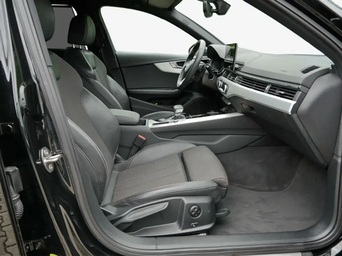Gebraucht Audi A4 S-Line 204 PS (150 kW) 2023 Schwarz Kombi