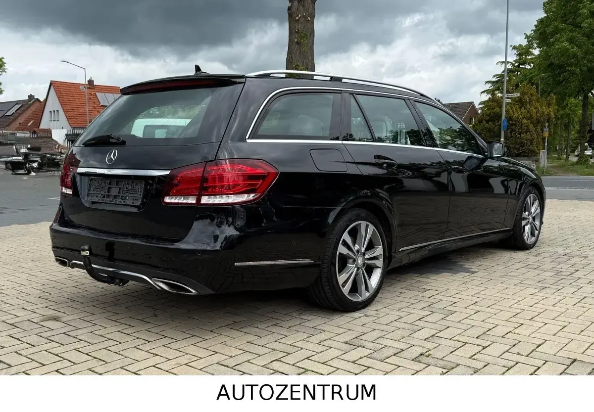 Gebraucht Mercedes E300 Avantgarde 231 PS (169 kW) 2015 Schwarz Kombi