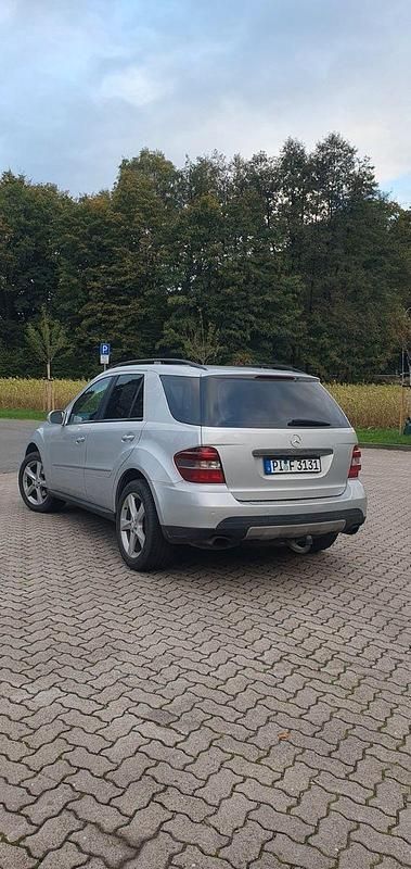 Gebraucht Mercedes ML280 190 PS (139 kW) 2007 Silber SUV
