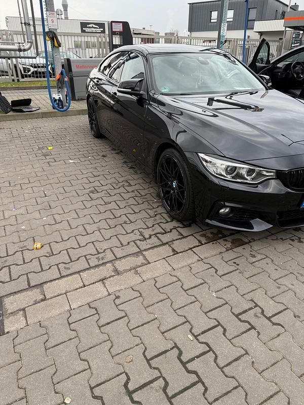 Schwarz Gebraucht 2017 BMW 420 Coupé | 20.000 € (Fairer Preis) - Bild 1/4