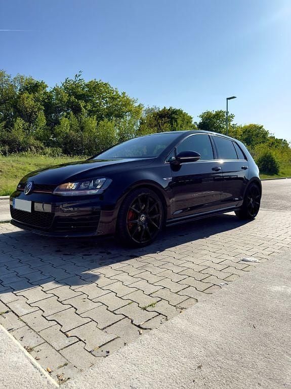 Schwarz Gebraucht 2016 VW Golf VII GTI Limousine | 18.900 € (Fairer Preis) - Bild 1/4