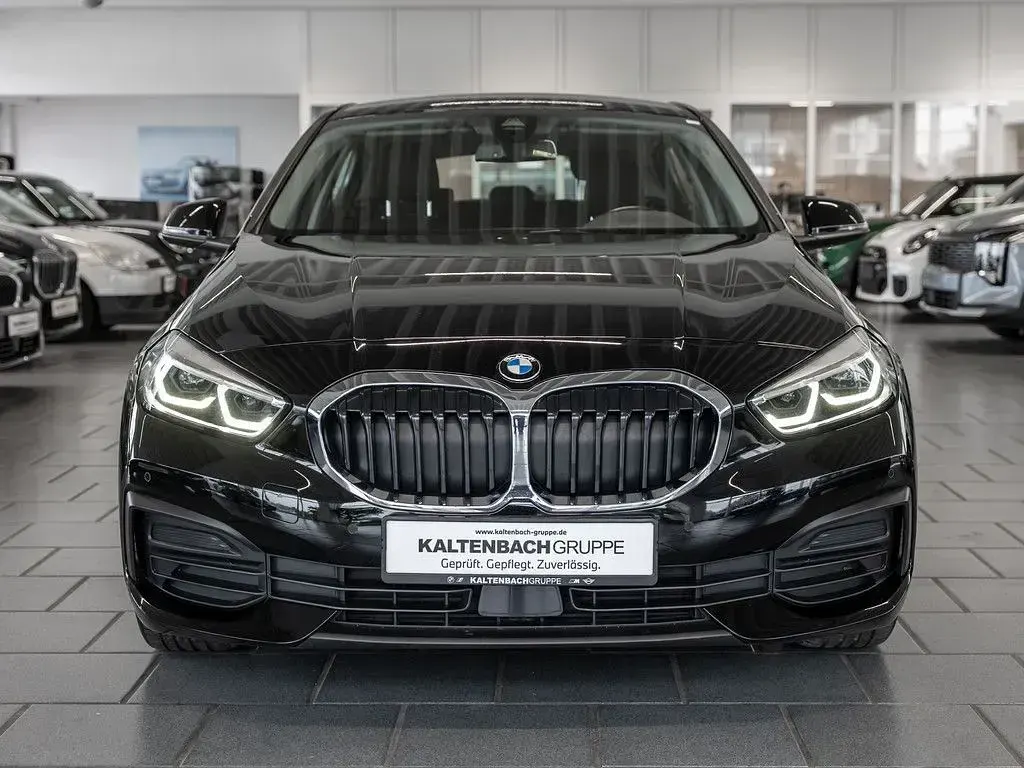 Gebraucht BMW 118 Advantage 136 PS (100 kW) 2022 Schwarz Kleinwagen