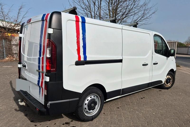 Gebraucht Renault Trafic 121 PS (88 kW) 2019 Weiß Van / Kleinbus