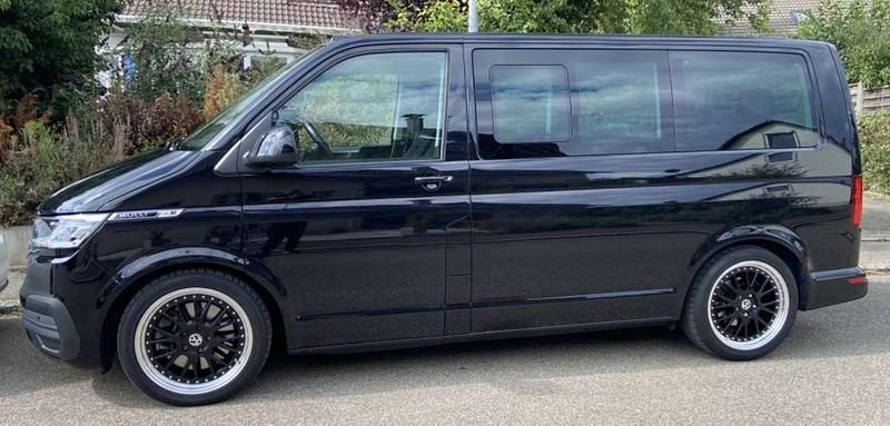 Second-hand VW Multivan 150 CP (110 kW) 2021 Monovolum