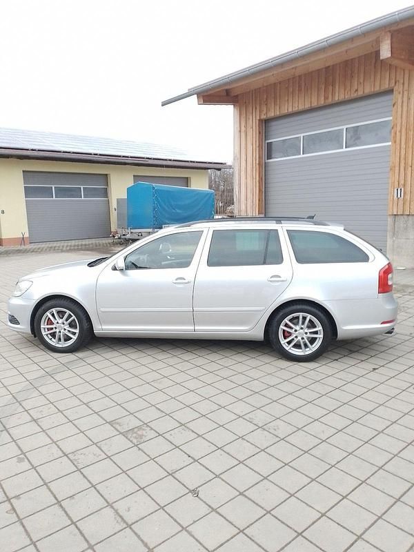 Gebraucht Skoda Octavia RS 200 PS (147 kW) 2011 Silber Kombi