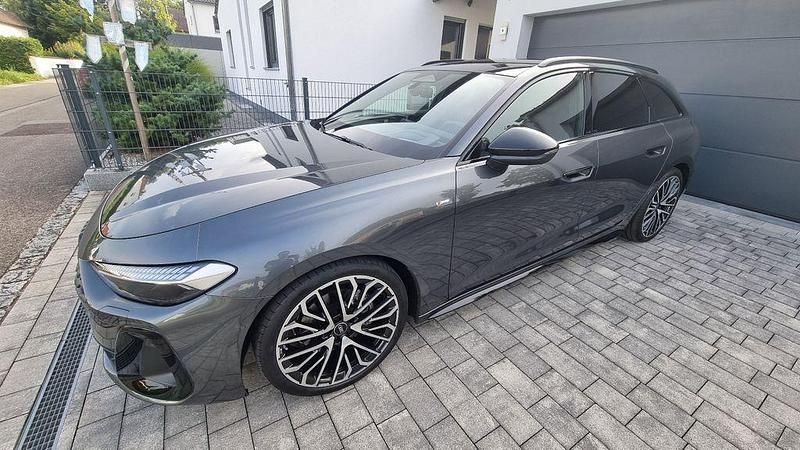 Gebraucht Audi A5 Ambiente 204 PS (150 kW) 2025 Grau Kombi