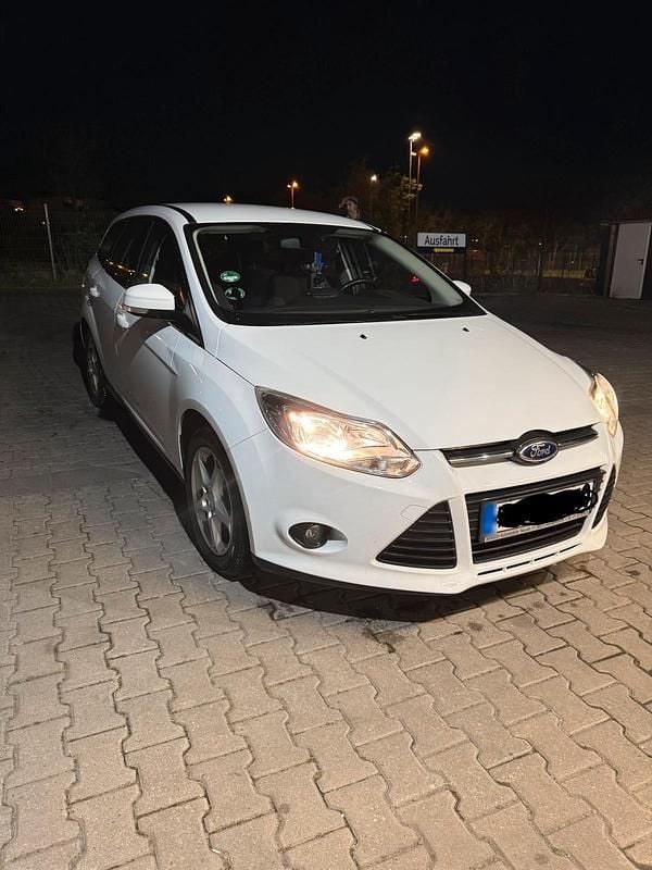 Gebraucht Ford Focus 2014 Weiß Kombi