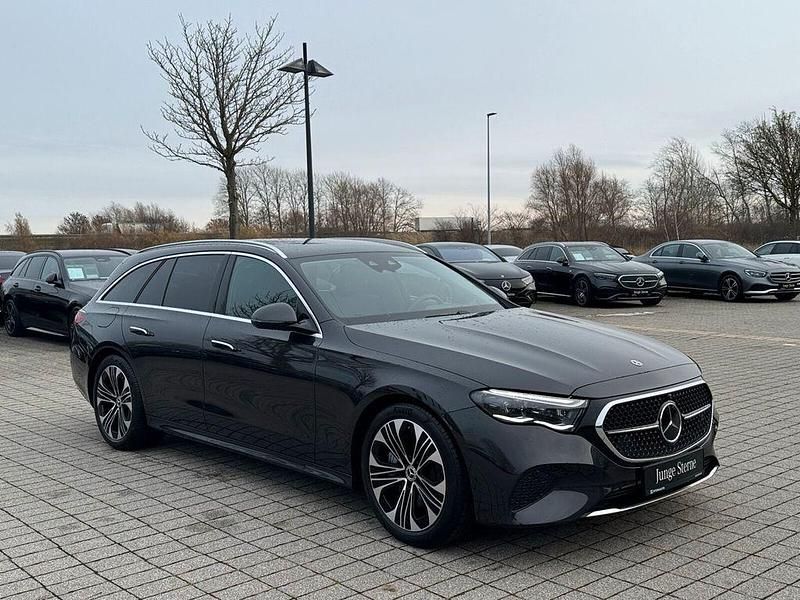 Gebraucht Mercedes E300 Advanced Plus 313 PS (230 kW) 2024 Metalliclack graphitgrau Kombi