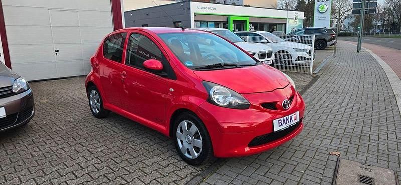 Gebraucht Toyota Aygo Cool 68 PS (50 kW) 2007 Rot Kleinwagen