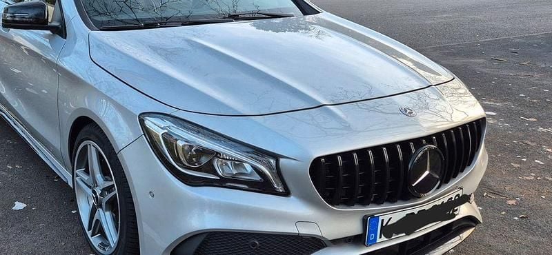 Silber Gebraucht 2018 Mercedes CLA220 Shooting Brake Edition Kombi | 16.500 € (Superpreis) - Bild 1/4