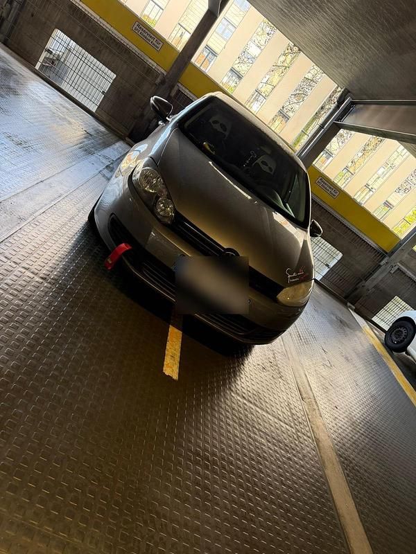 Gebraucht VW Golf VI 122 PS (89 kW) 2011 Grau Kleinwagen