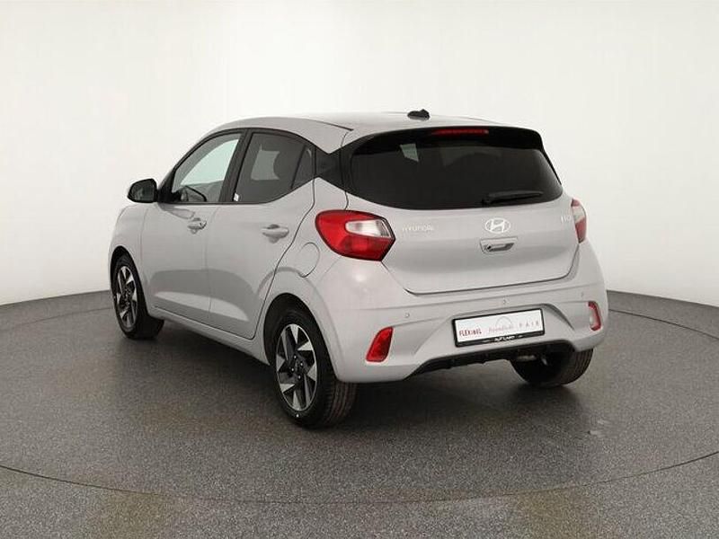 Neu Hyundai i10 64 PS (47 kW) 2025 Grau Kleinwagen