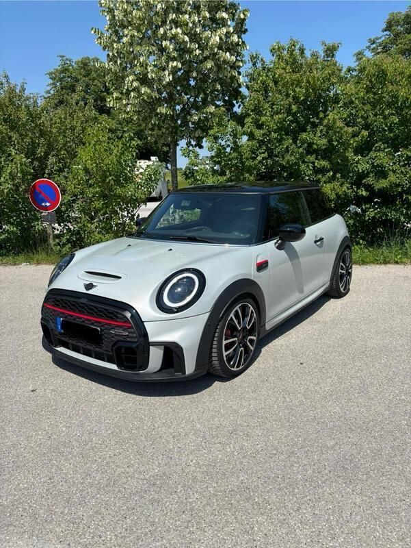 Weiß Gebraucht 2021 Mini John Cooper Works Kleinwagen | 32.959 € (Teuer) - Bild 1/4