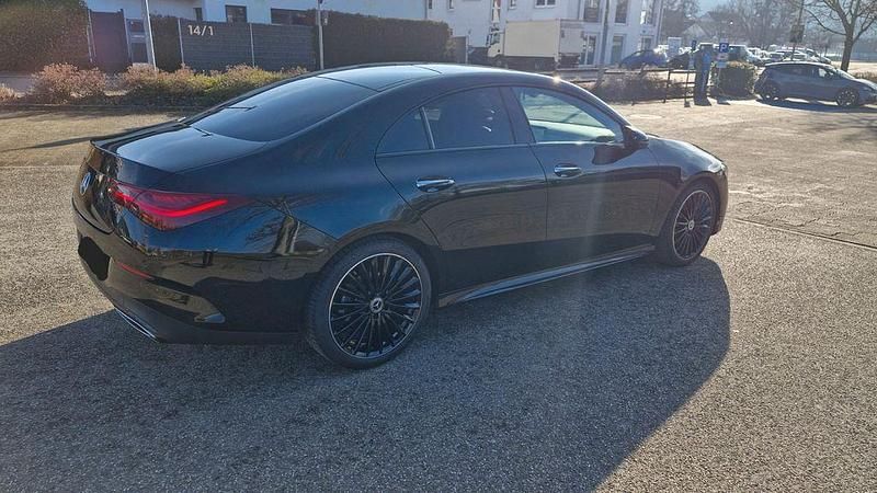 Gebraucht Mercedes CLA220 190 PS (139 kW) 2024 Schwarz Limousine