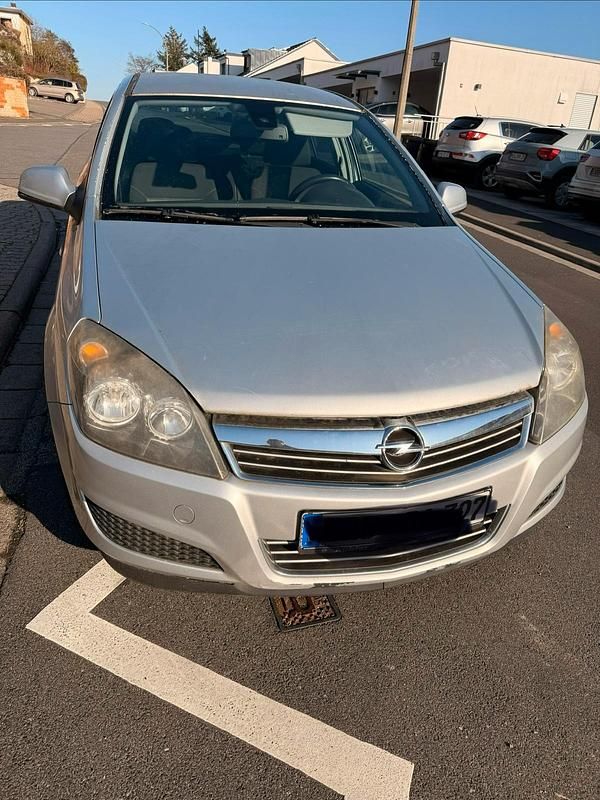 Gebraucht Opel Astra 110 PS (80 kW) 2010 Silber Kombi