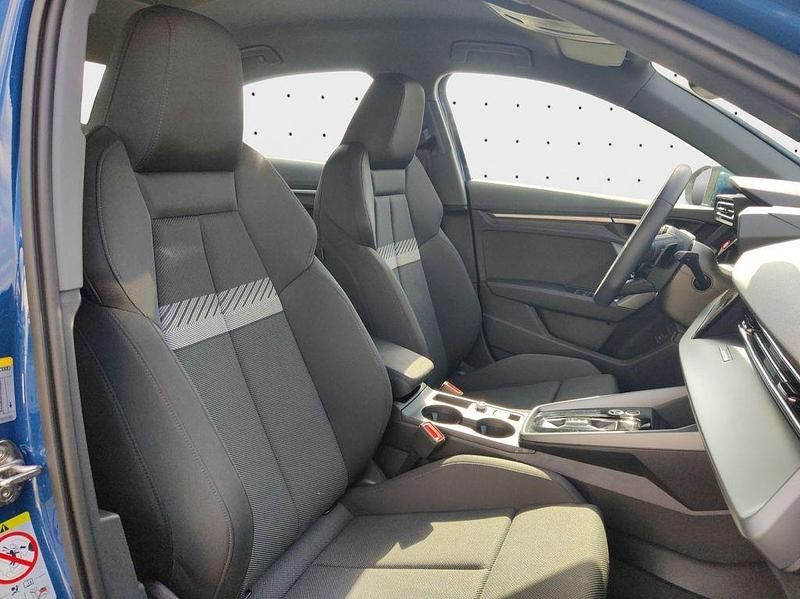 Gebraucht Audi A3 S-Line 116 PS (85 kW) 2025 Ascariblau metallic Limousine
