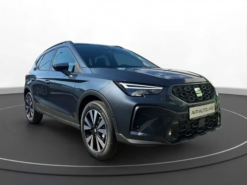 Neu Seat Arona FR 116 PS (85 kW) 2026 Grau SUV